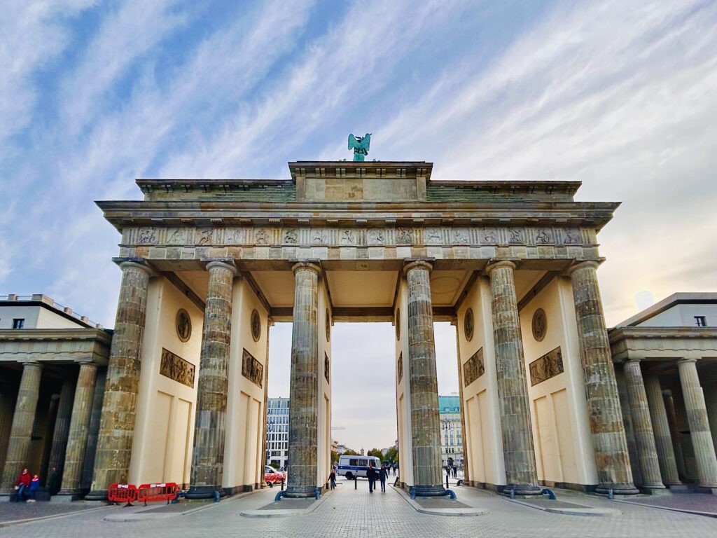 Das Brandenburger Tor von der Westseite aus gesehen.