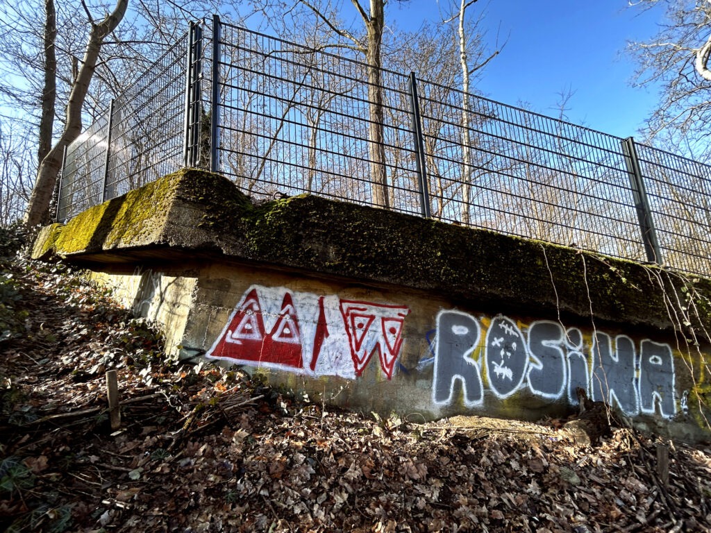 Kanontårnet med balustraden stadig synlig.