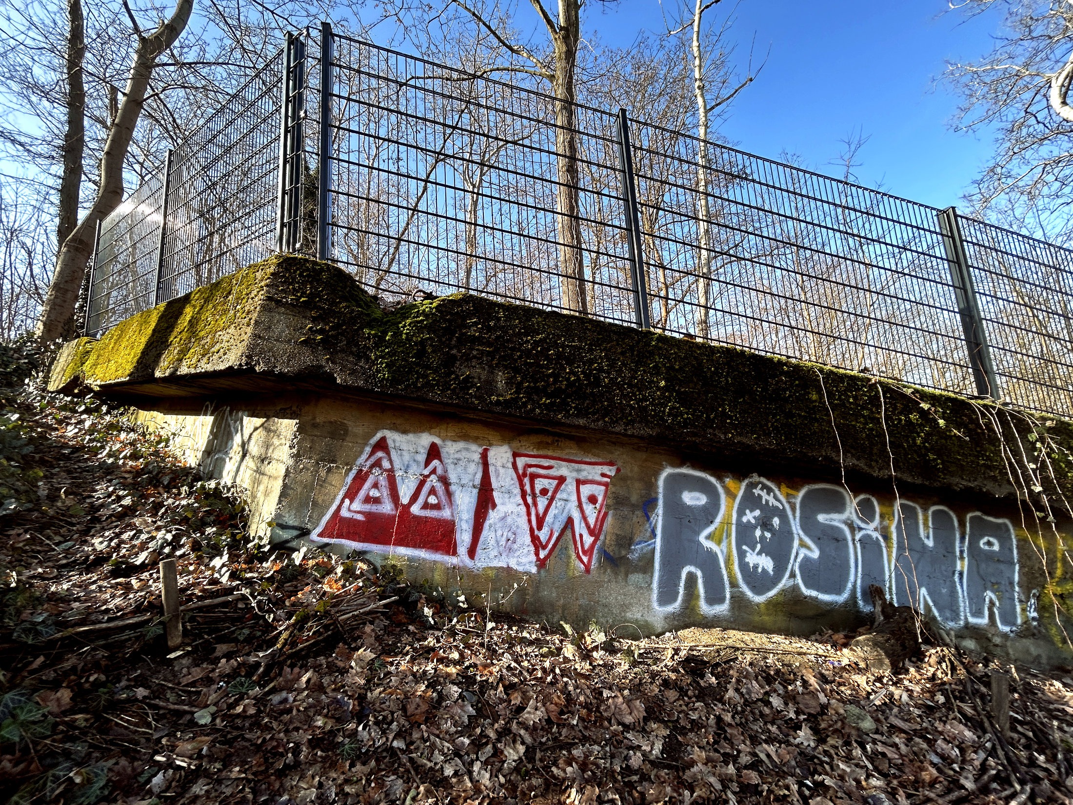 The gun tower with the balustrade still visible.