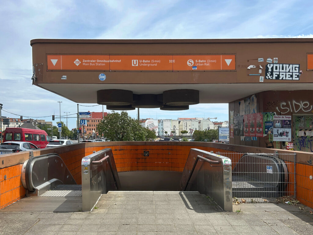 The escalators to the Messedamm Tunnel hasn't worked for a long time.