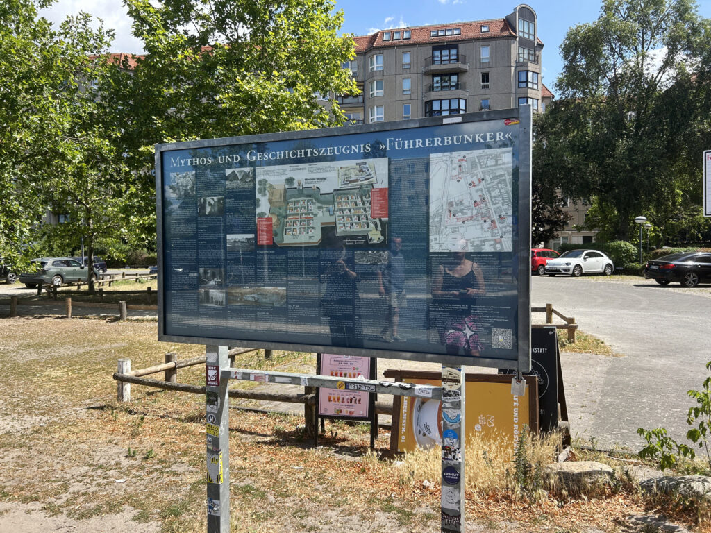 希特勒在柏林的地堡。