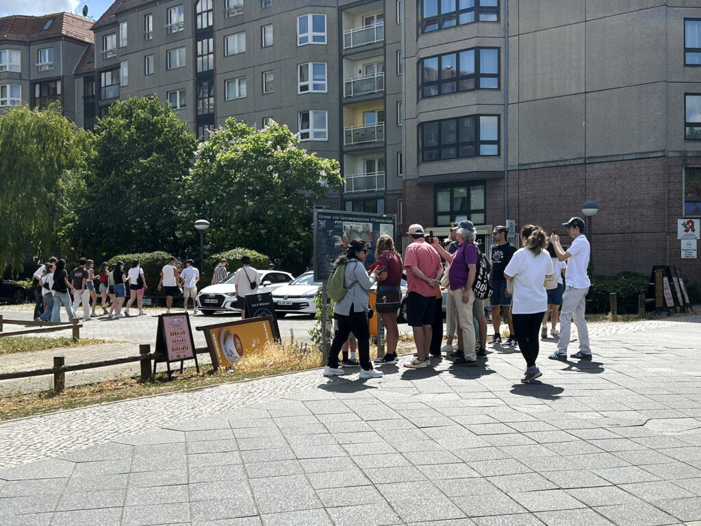 希特勒地堡所在的停车场。