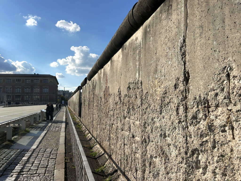 位于柏林Niederkirchnerstraße沿线的柏林墙。