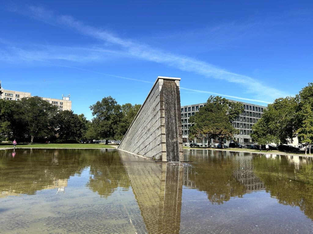 Vandskulpturen i Invalidenpark i Berlin.