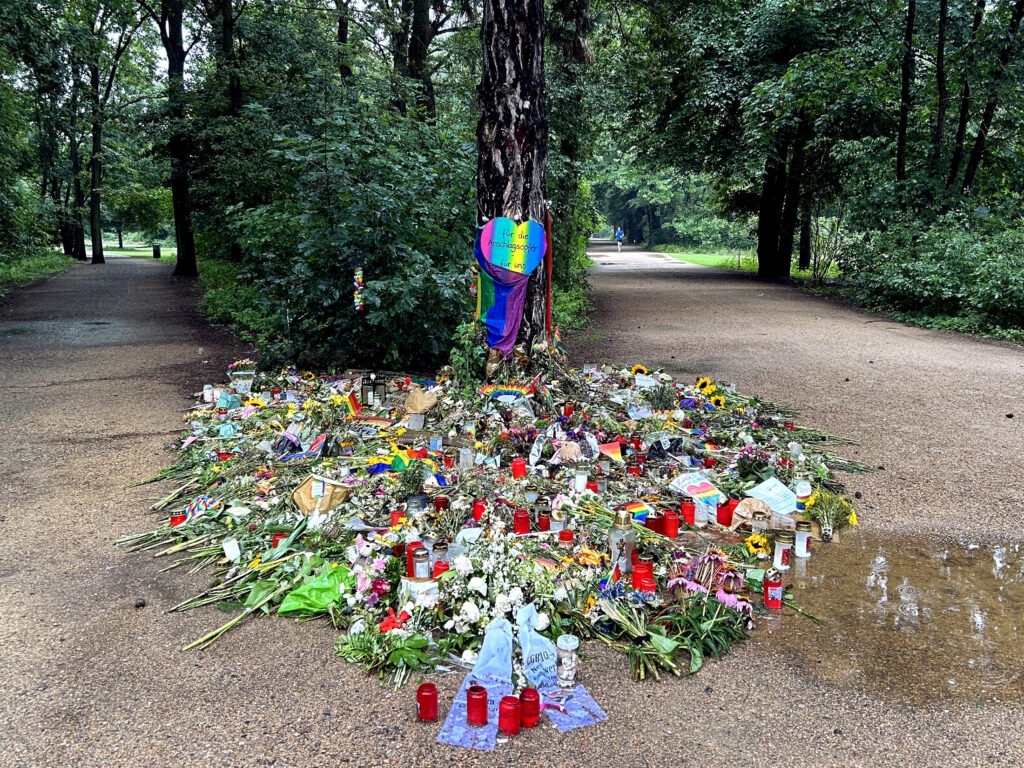 A spontanious made memorial for the victims of the terrorist attack on CSD.